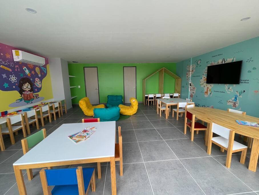 Depa Boho Al Sur Pet Friendly Piscina Gym Sala De Cine Apartment Guadalajara Bagian luar foto