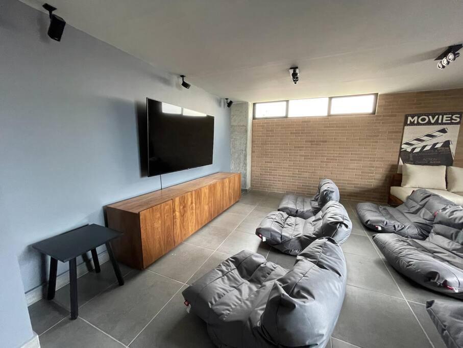 Depa Boho Al Sur Pet Friendly Piscina Gym Sala De Cine Apartment Guadalajara Bagian luar foto